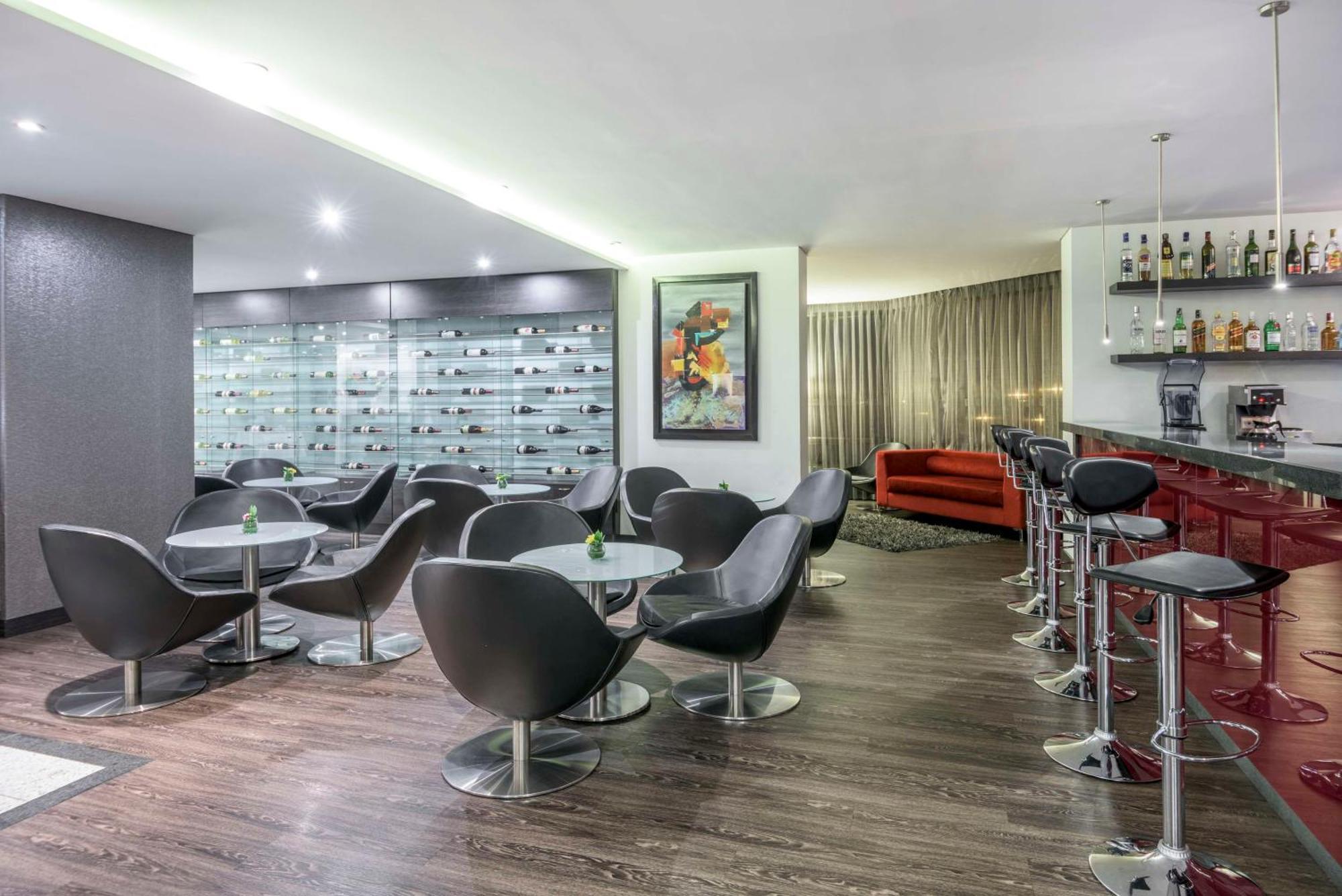 NH Bogota Urban 26 Royal Hotel Kültér fotó
