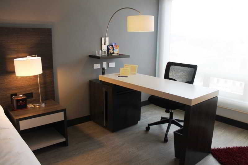 NH Bogota Urban 26 Royal Hotel Kültér fotó