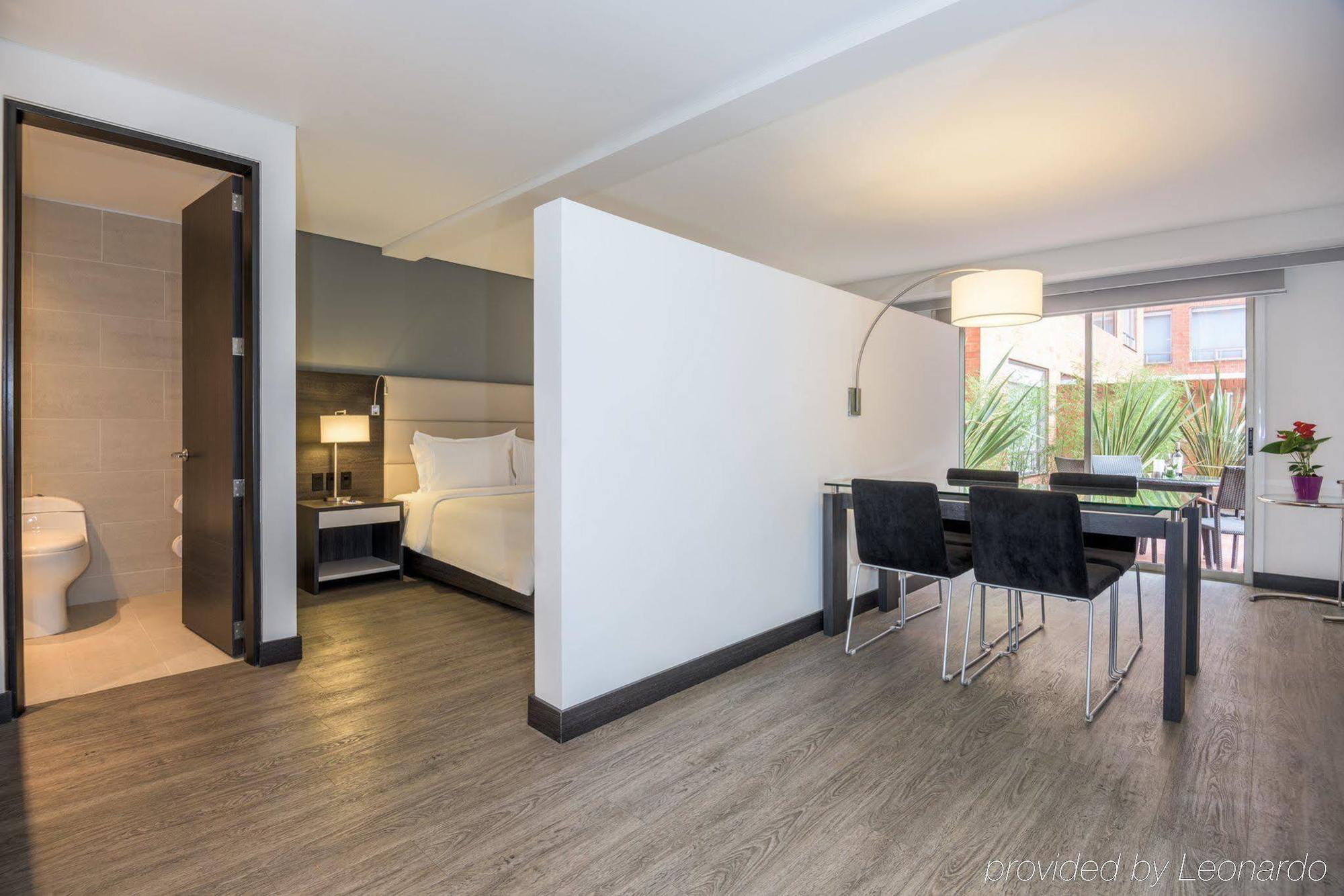 NH Bogota Urban 26 Royal Hotel Kültér fotó